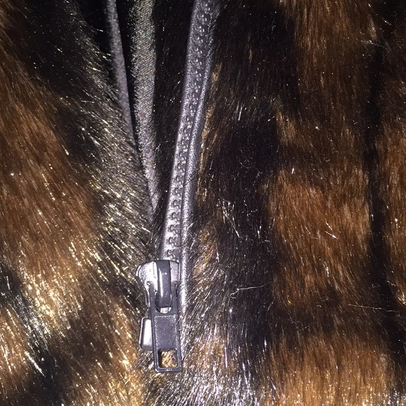 Faux Fur Vest - Picture 6 of 6